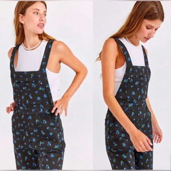 WeWoreWhat Slouchy black Watercolor Ditsy Slit Overalls size medium new - Picture 10 of 10